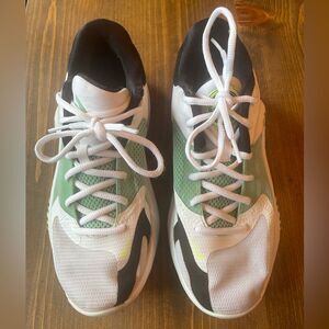 Nike Freak athletic shoes men’s size 7